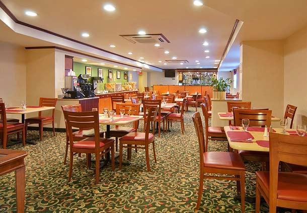 Fairfield Inn By Marriott Jfk Airport New York Restaurant photo